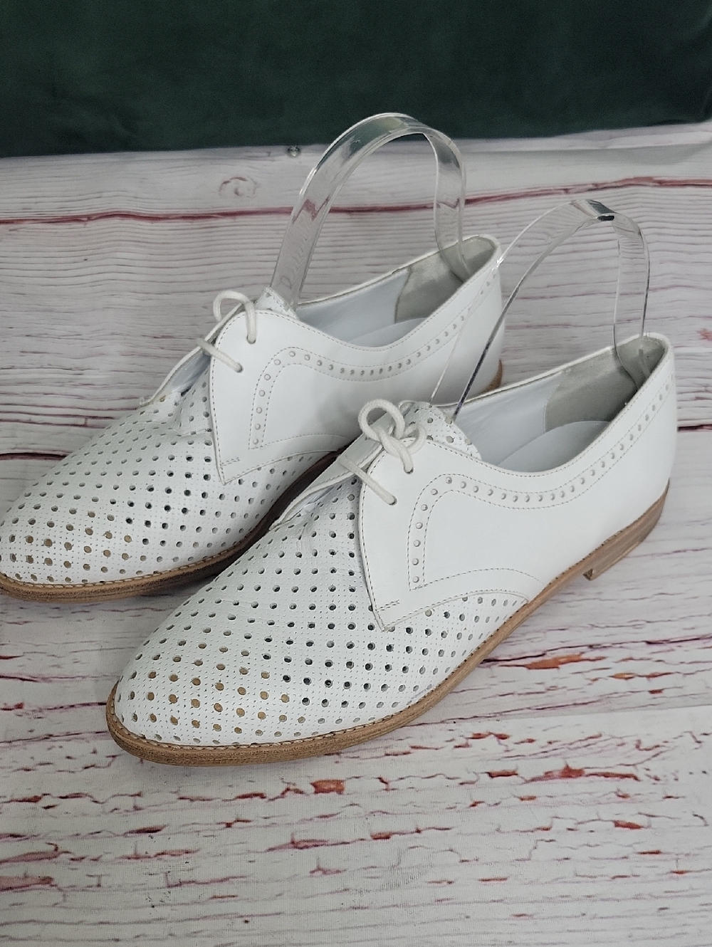 MANOLO BLAHNIK PIOLA Kidskin White Leather Oxfords  Women's Sz 39.5 or US 9.5